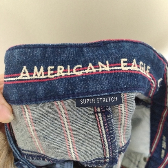 American Eagle Dark Wash Denim Hi Rise Mini Skirt with Raw Hem Size 6 - Picture 13 of 13